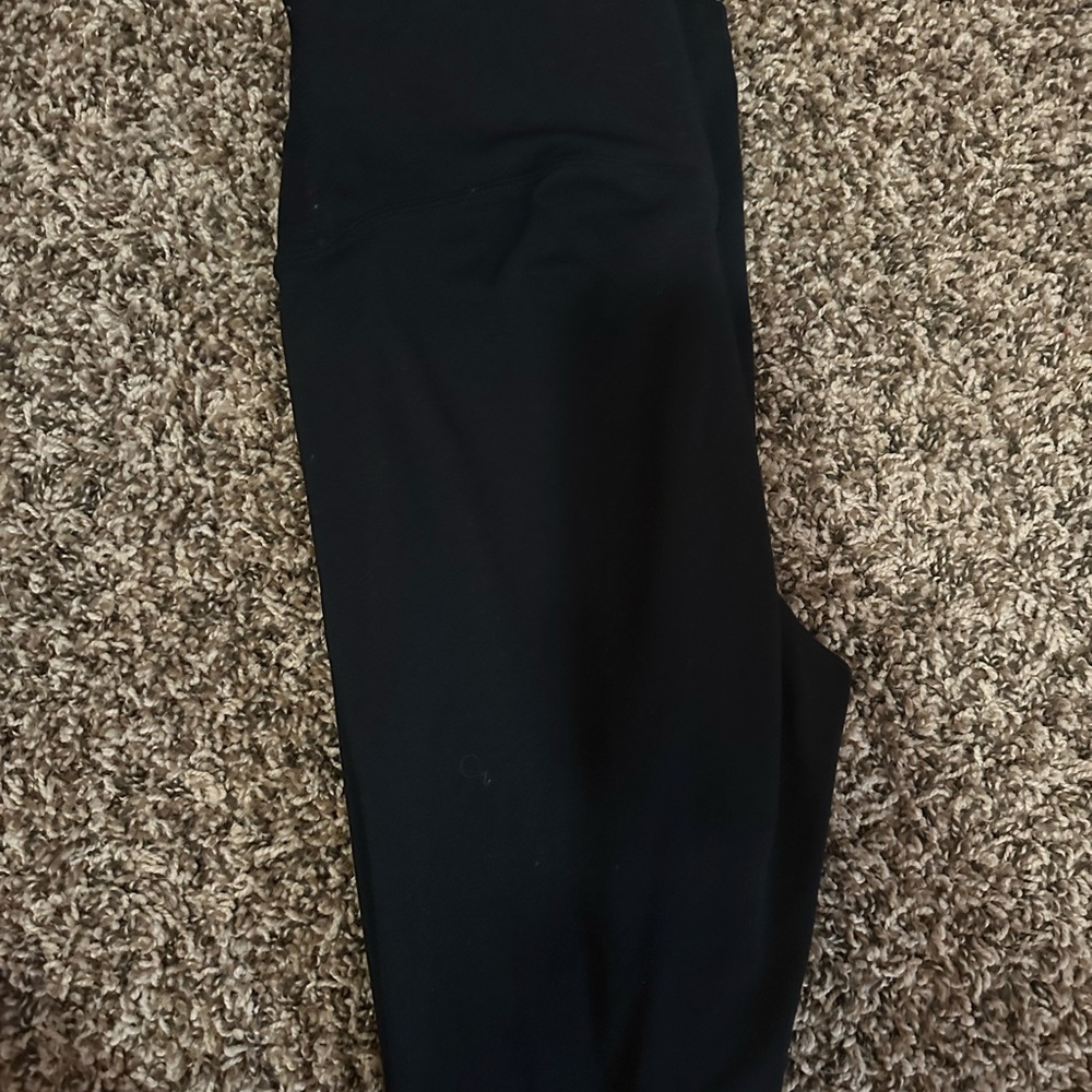 Lululemon leggings without size tag.